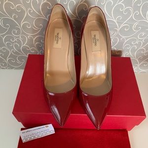 Valentino Rockstud Pump 40